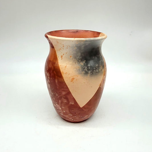 Saggat Vase with Dark Cloud